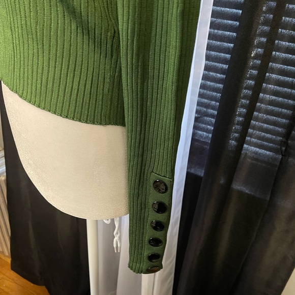 New Zara Knit Fitted Green Sweater. Size Medium, without tags. - Picture 3 of 3